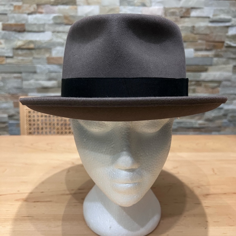 Vintage Dobbs Elegant grey Fedora Hat
